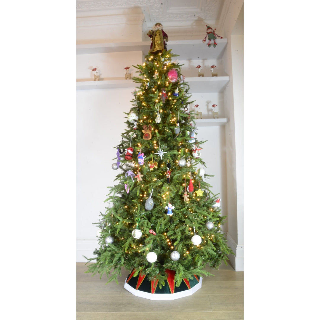 Christmas Tree Skirts - White, Red, Green & Gold Tree Collar - Christmas.uk