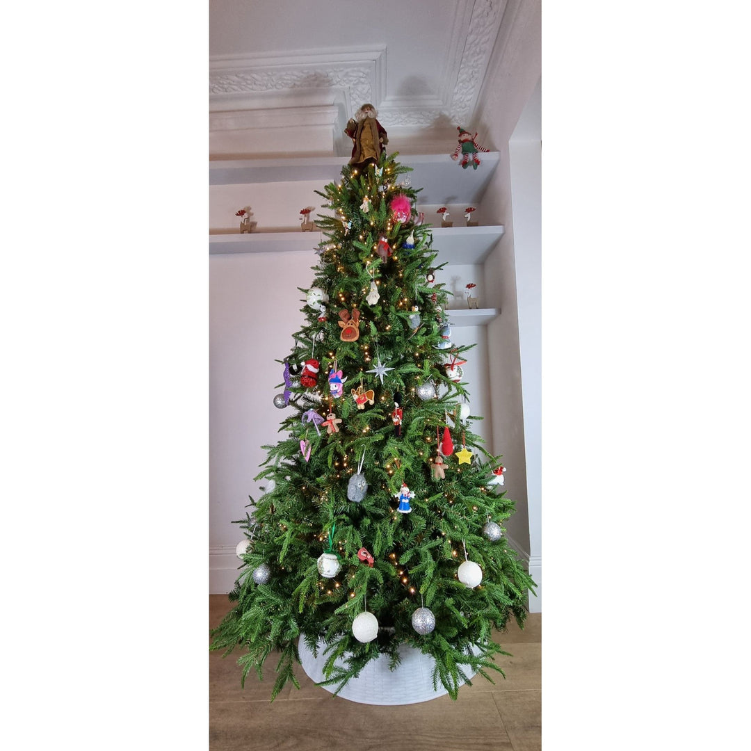 White Rattan Christmas Tree Skirt (Medium) - Christmas.uk