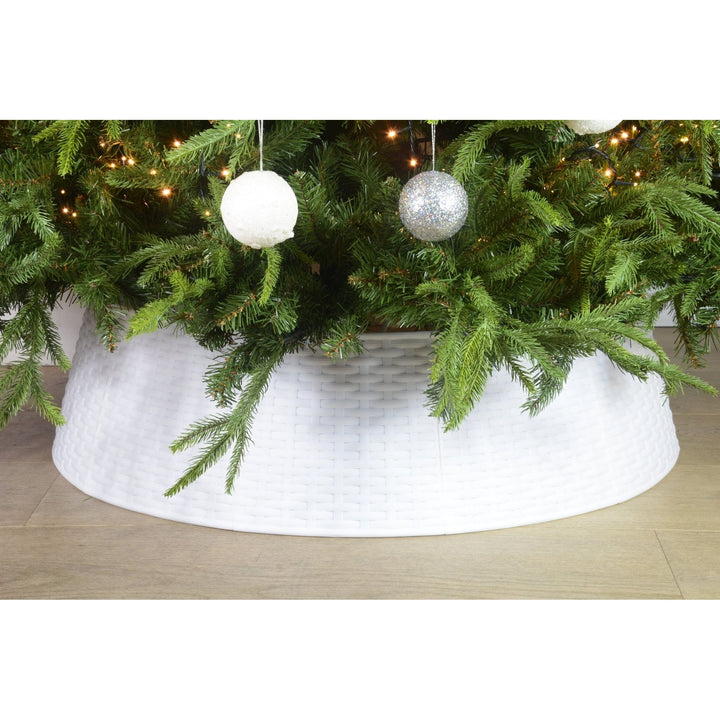 White Rattan Christmas Tree Skirt (Medium) - Christmas.uk